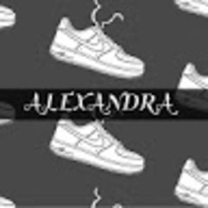 Meet your Posher, Alexandra